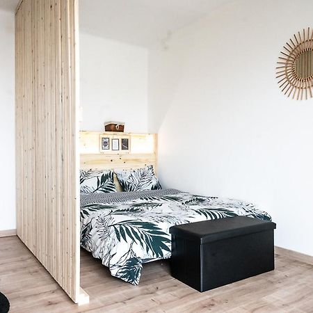 Апартаменти Studio Cocooning 2 Etoiles I Wifi I Clim I Plage 7Min A Pied Фрежус Екстер'єр фото